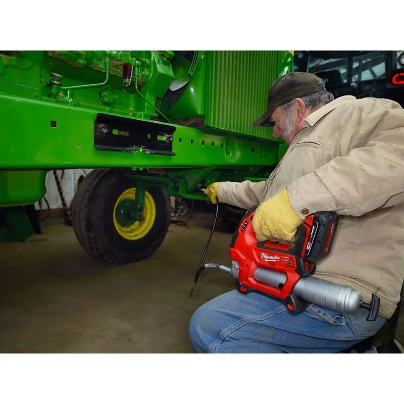 2646-22CT M18 18 Volt Lithium-Ion Cordless 2-Speed Grease Gun Kit - Two Battery